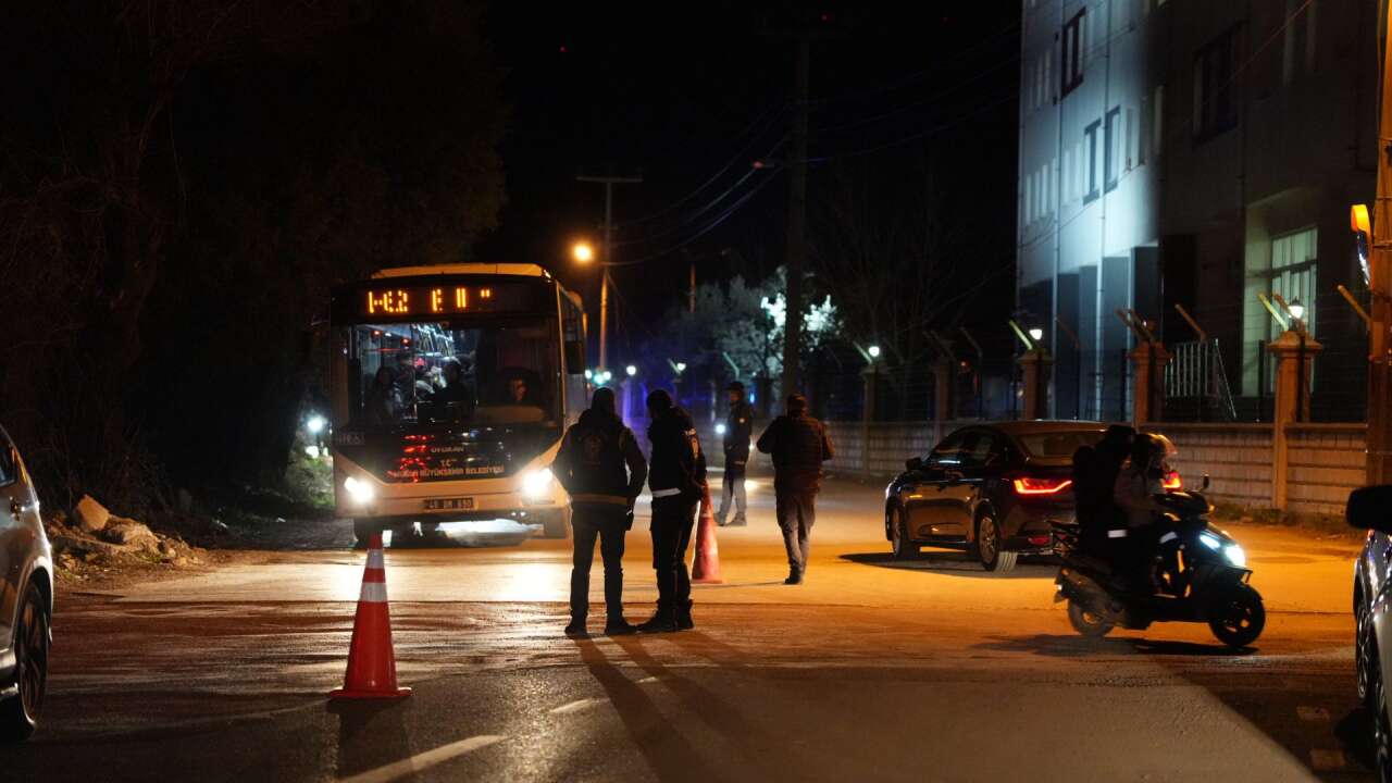 Menteşe’de Yılbaşı Öncesi Asayiş ve Trafik Denetimleri Artırıldı 18